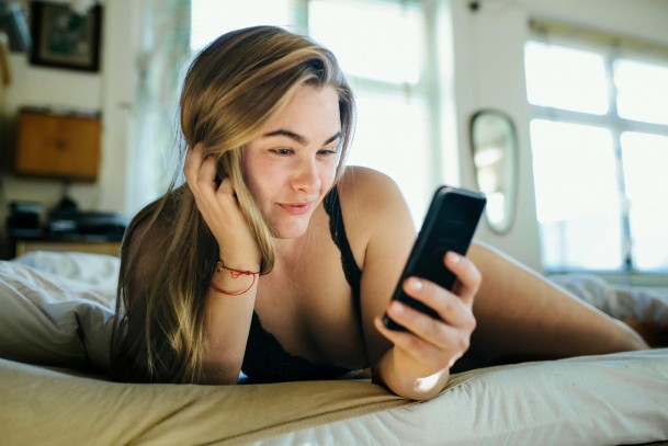 Les conseils pour partager des nudes sans danger : se protéger et anonymat