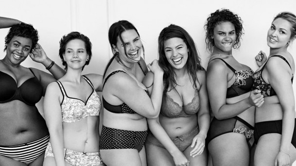 Les femmes aux formes généreuses font tourner la tête des hommes